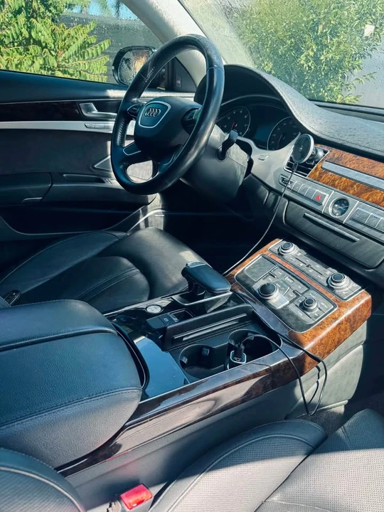 2011 Audi D4 A8 - Image 2 of 6