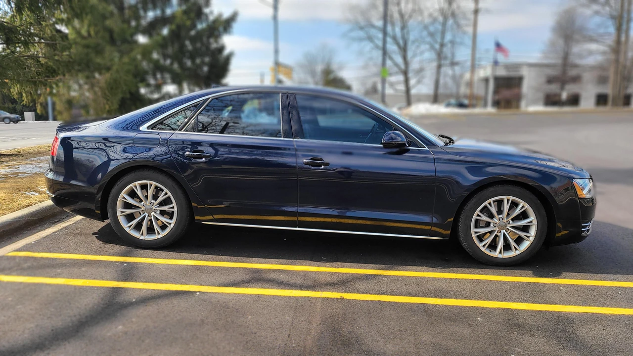 2011 Audi D4 A8 - Image 15 of 31