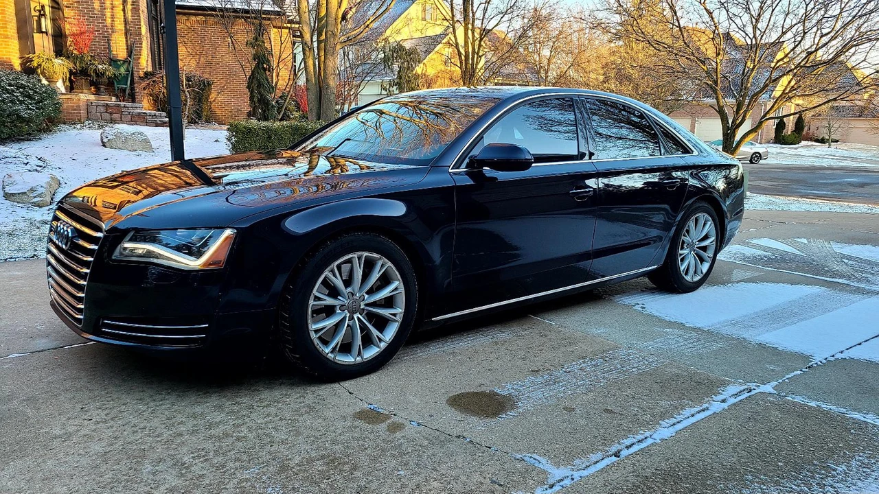 2011 Audi D4 A8 - Image 10 of 31