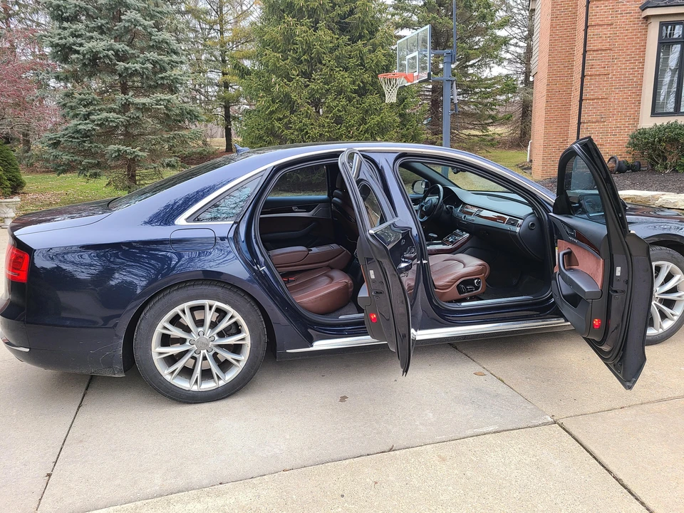 2011 Audi D4 A8 - Image 26 of 31