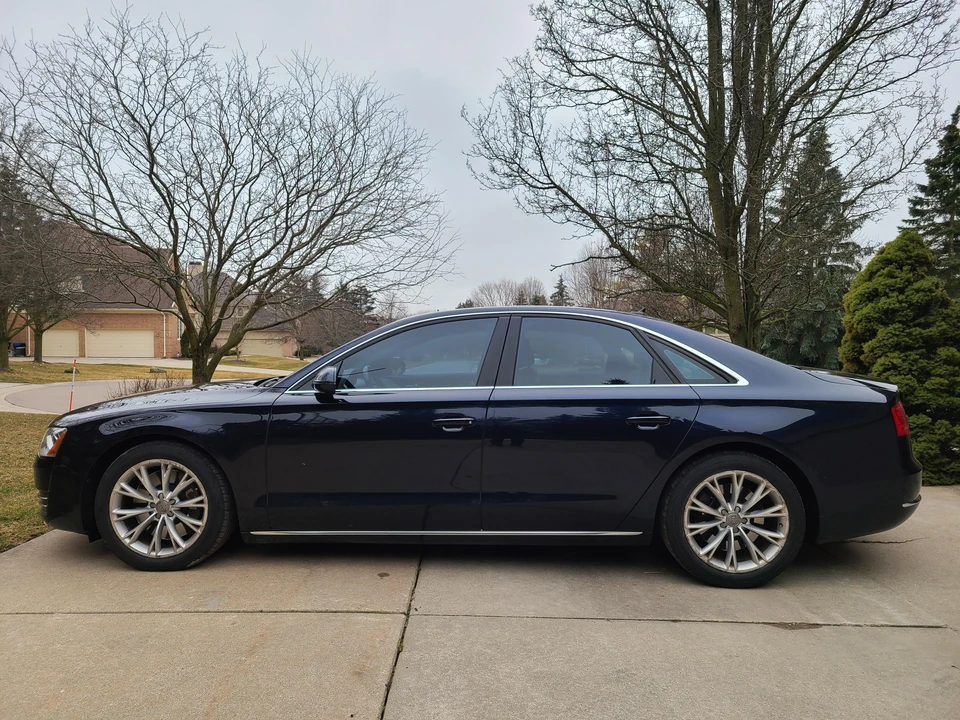 2011 Audi D4 A8 - Image 12 of 31