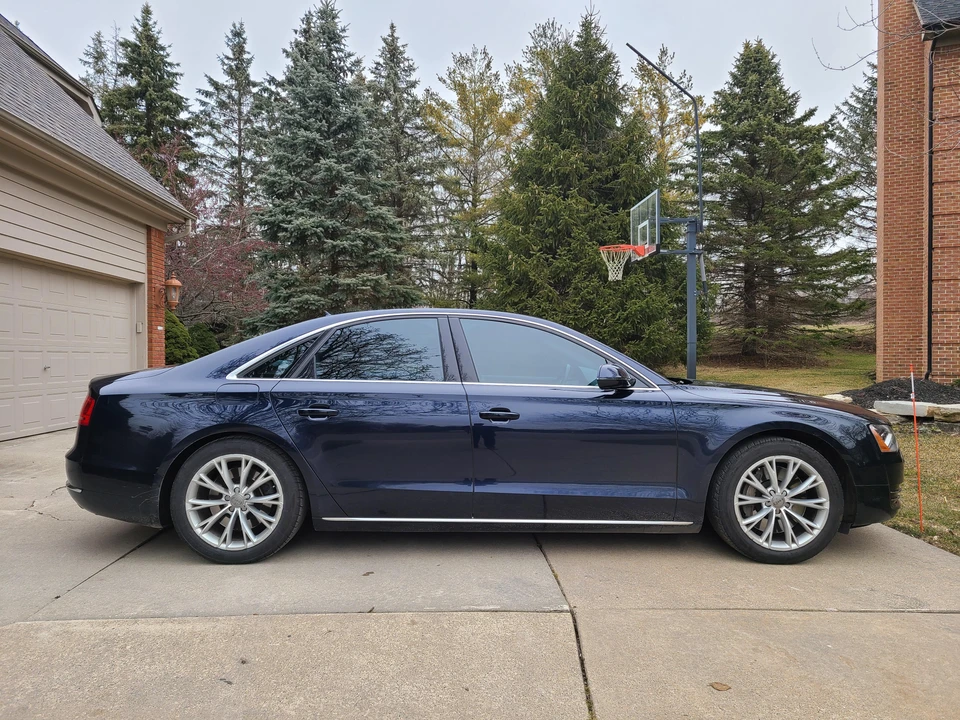 2011 Audi D4 A8 - Image 14 of 31