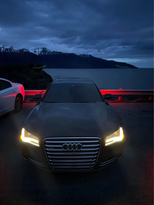 2011 Audi D4 A8 - Image 2 of 2