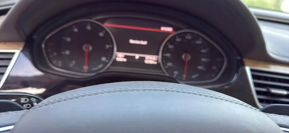 2011 Audi D4 A8 - Image 7 of 17