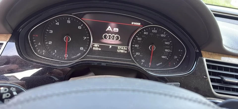 2011 Audi D4 A8 - Image 8 of 17