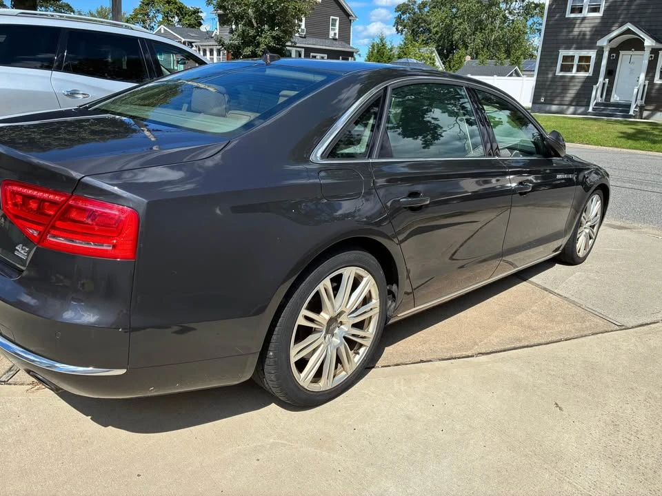 2011 Audi D4 A8 - Image 3 of 7