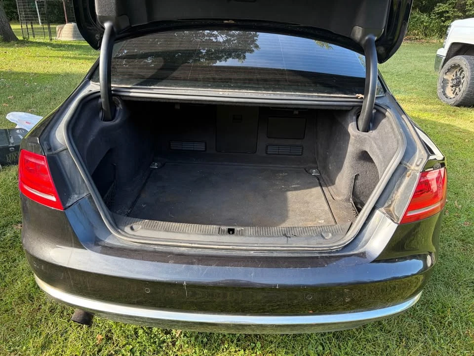 2011 Audi D4 A8 - Image 10 of 10