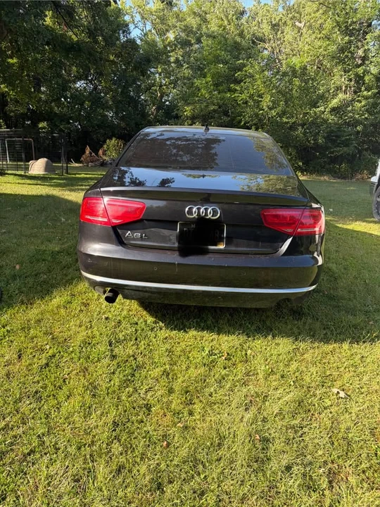 2011 Audi D4 A8 - Image 3 of 10