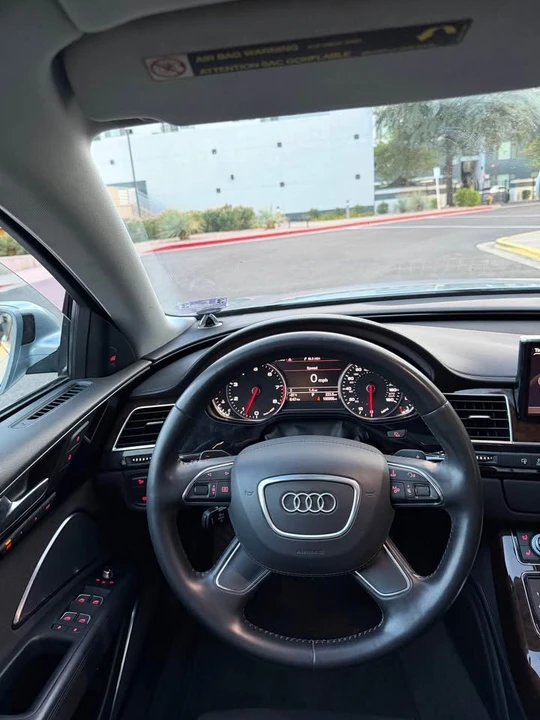2011 Audi D4 A8 - Image 10 of 10