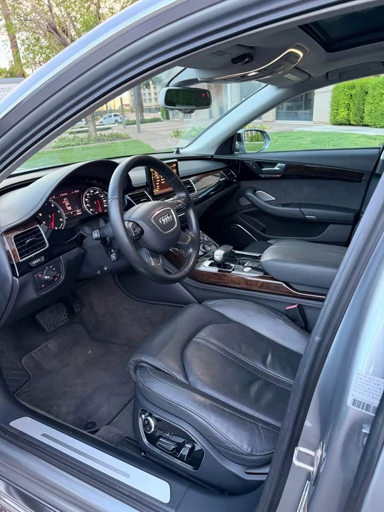 2011 Audi D4 A8 - Image 7 of 10
