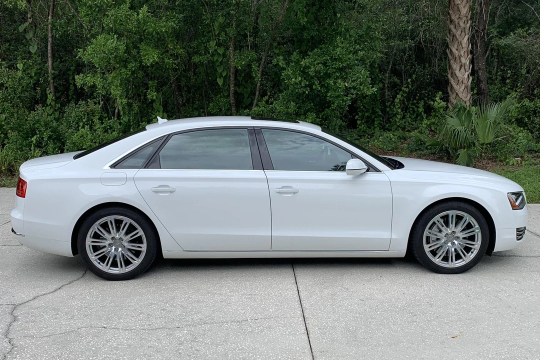2011 Audi D4 A8 - Image 3 of 27