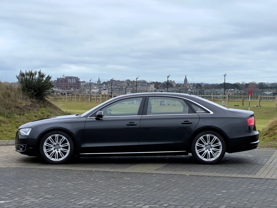 2011 Audi D4 A8 - Image 5 of 31