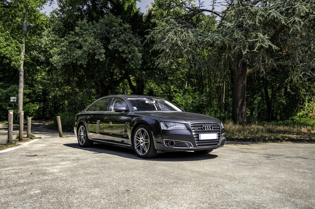 2011 Audi D4 A8 - Image 3 of 31