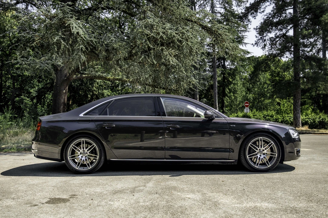 2011 Audi D4 A8 - Image 4 of 31