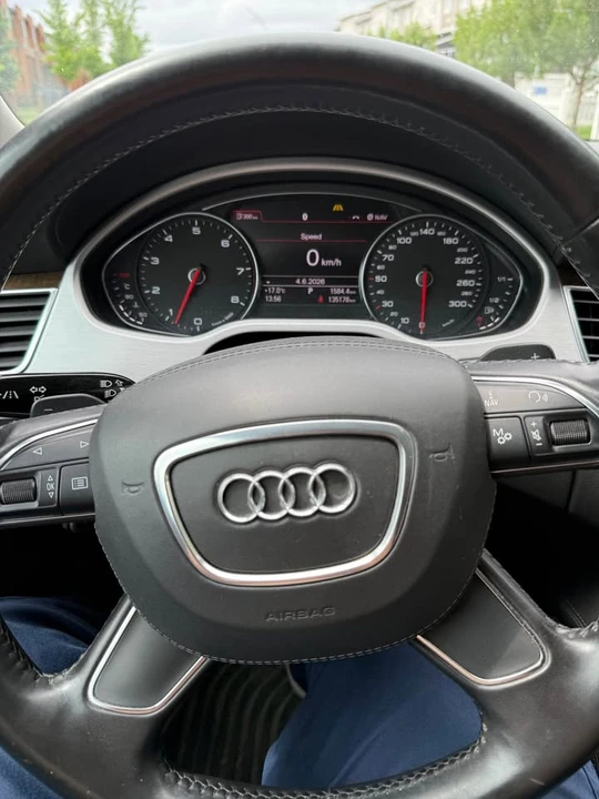 2011 Audi D4 A8 - Image 11 of 12
