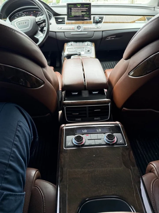 2011 Audi D4 A8 - Image 8 of 12