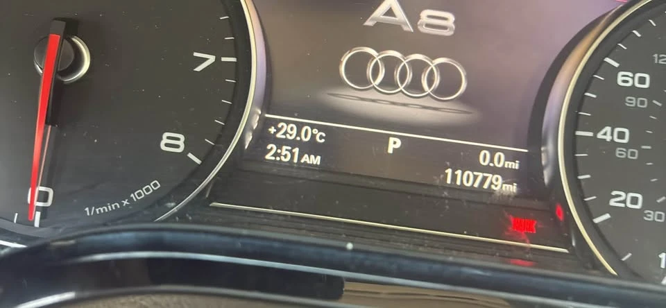 2011 Audi D4 A8 - Image 8 of 8