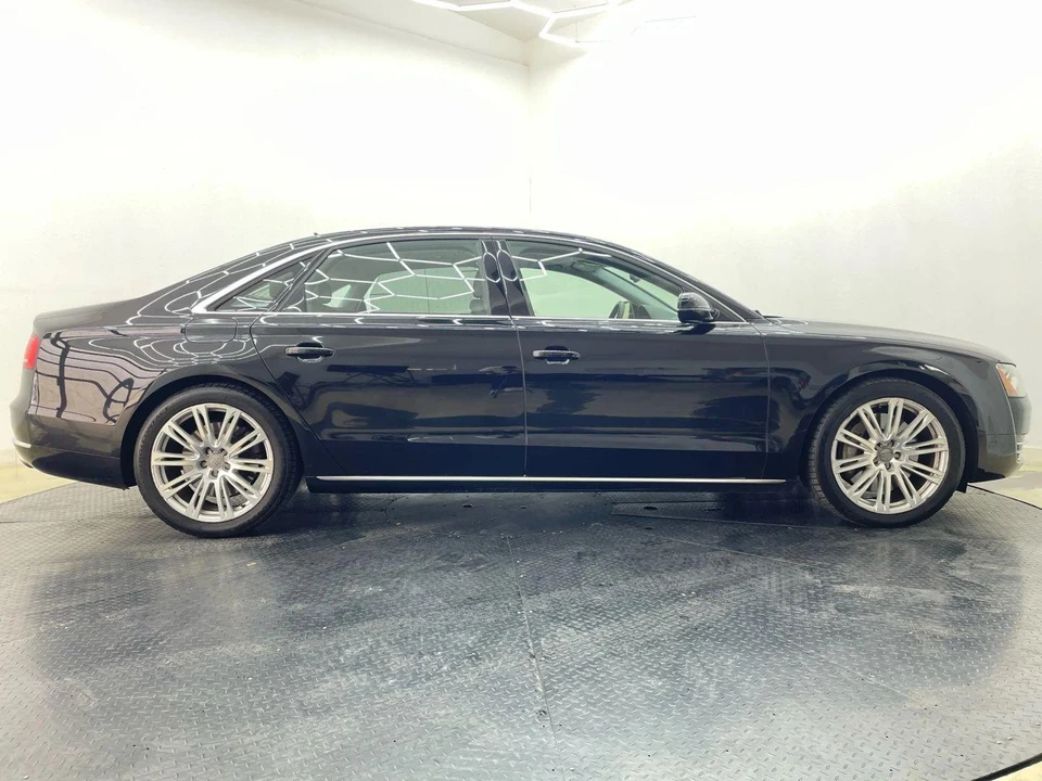 2011 Audi D4 A8 - Image 3 of 21