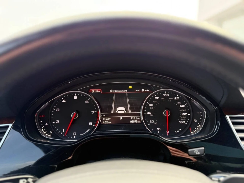 2011 Audi D4 A8 - Image 16 of 21