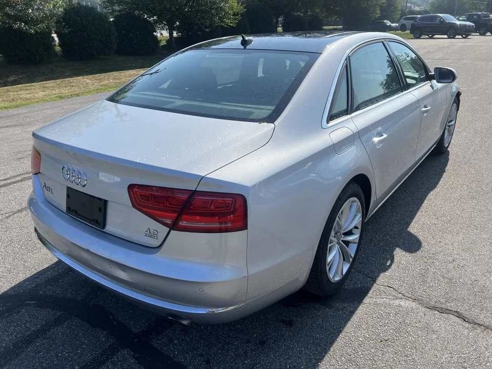 2011 Audi D4 A8 - Image 8 of 12