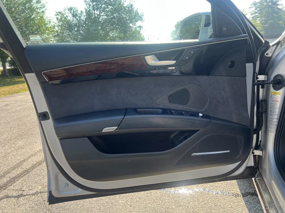 2011 Audi D4 A8 - Image 11 of 12