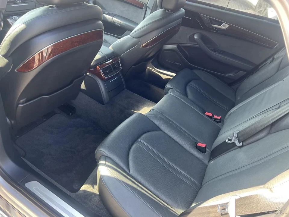 2011 Audi D4 A8 - Image 12 of 12