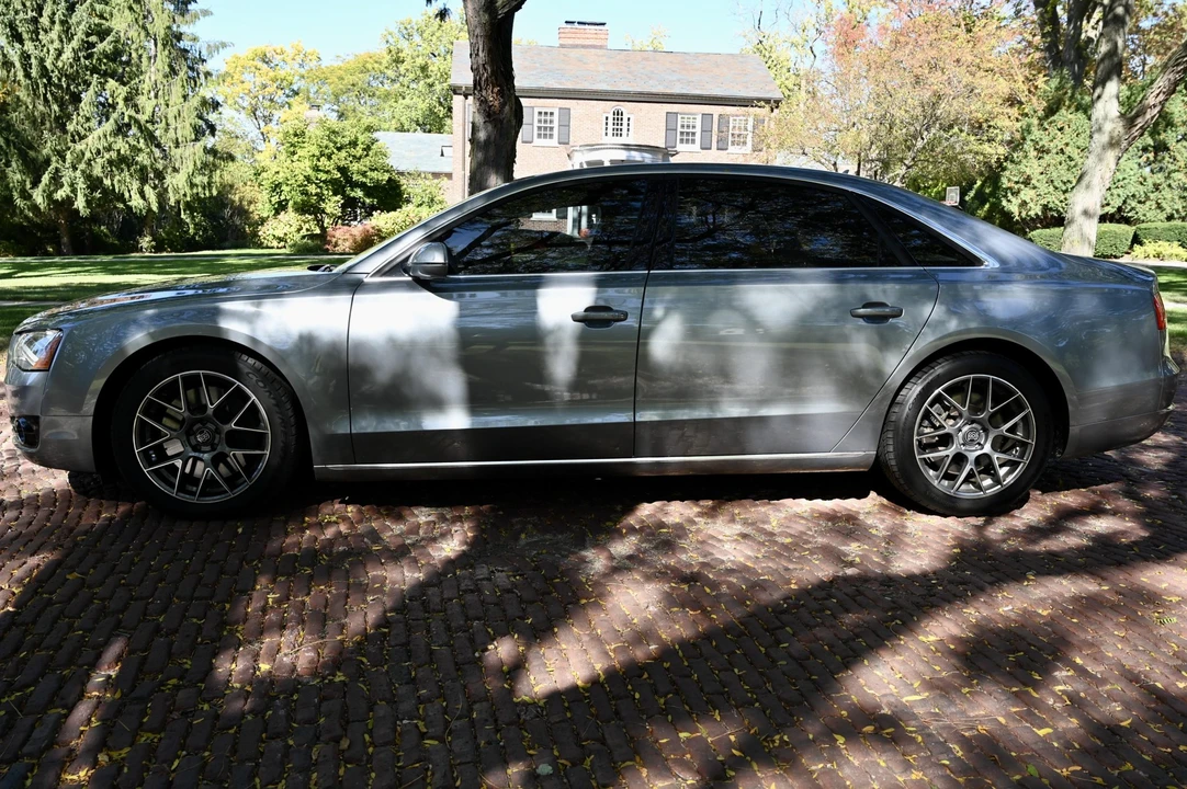 2011 Audi D4 A8 - Image 6 of 31
