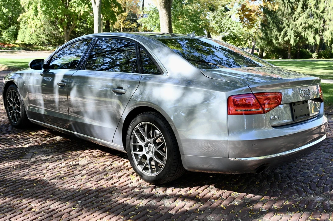 2011 Audi D4 A8 - Image 7 of 31