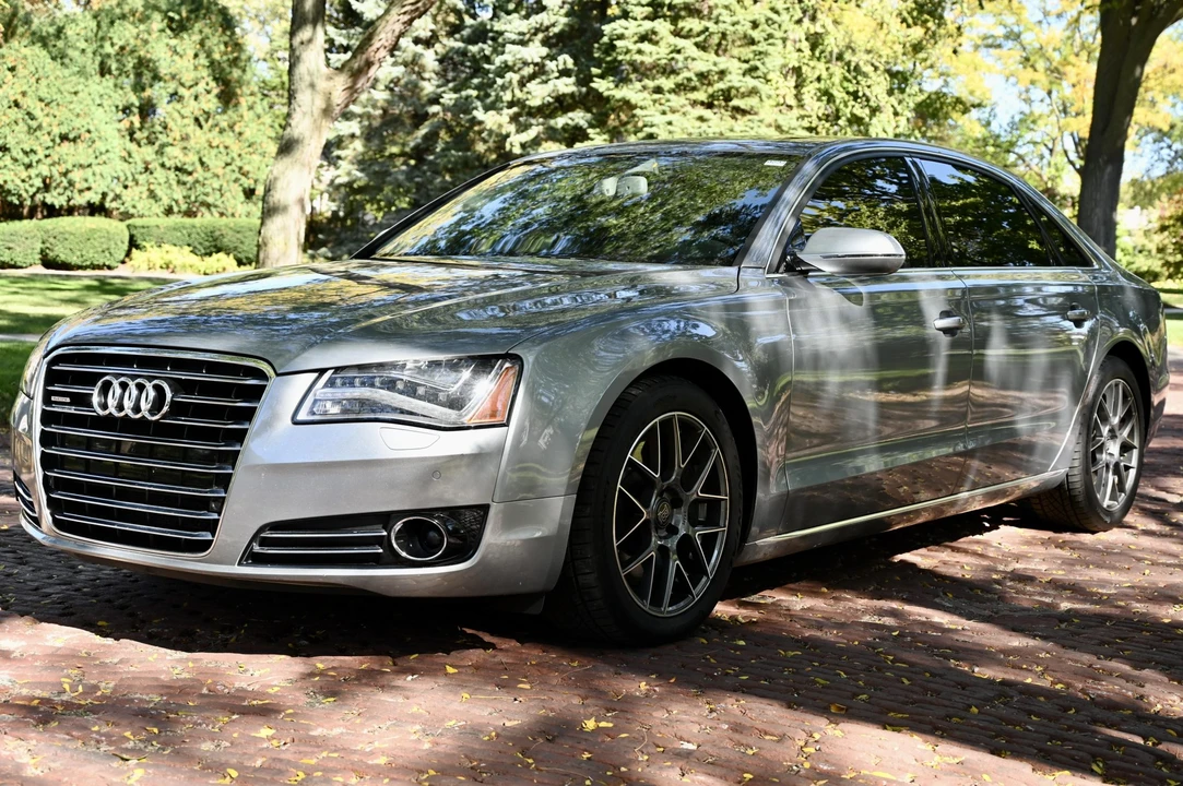 2011 Audi D4 A8 - Image 2 of 31
