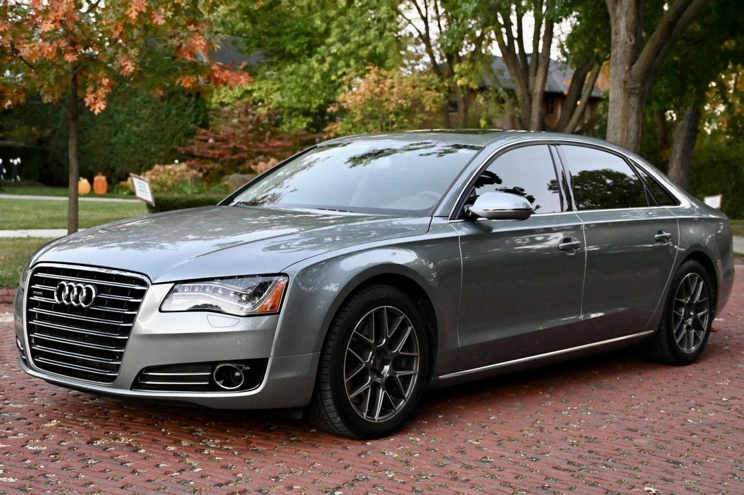 2011 Audi D4 A8 - Image 3 of 31