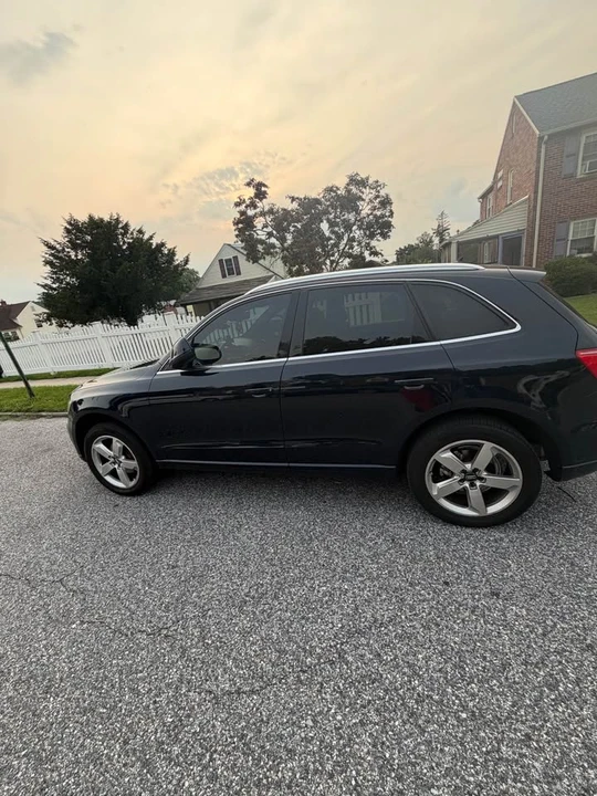 2011 Audi 8R Q5 - Image 2 of 2