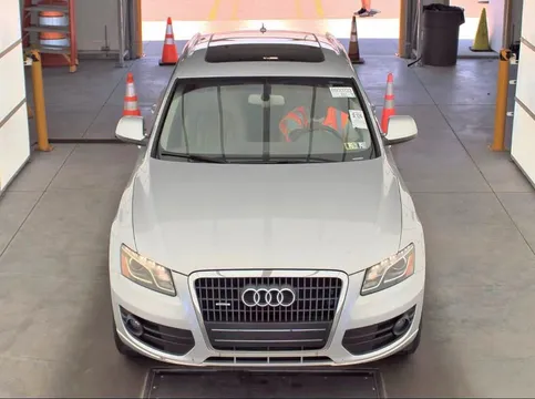 2011 Audi Q5 2.0T Premium Plus Sport Utility 4D