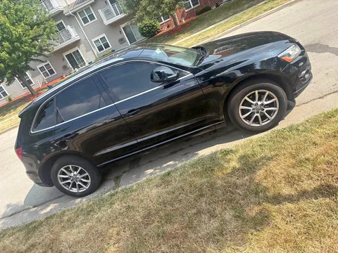 2011 Audi Q5 2.0T Premium Sport Utility 4D