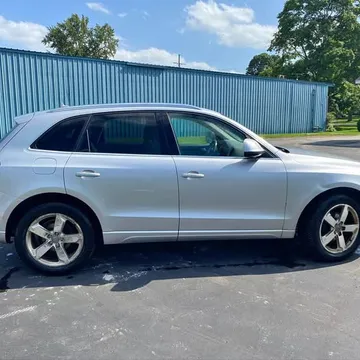 2011 Audi Q5 2.0T Quattro Premium
