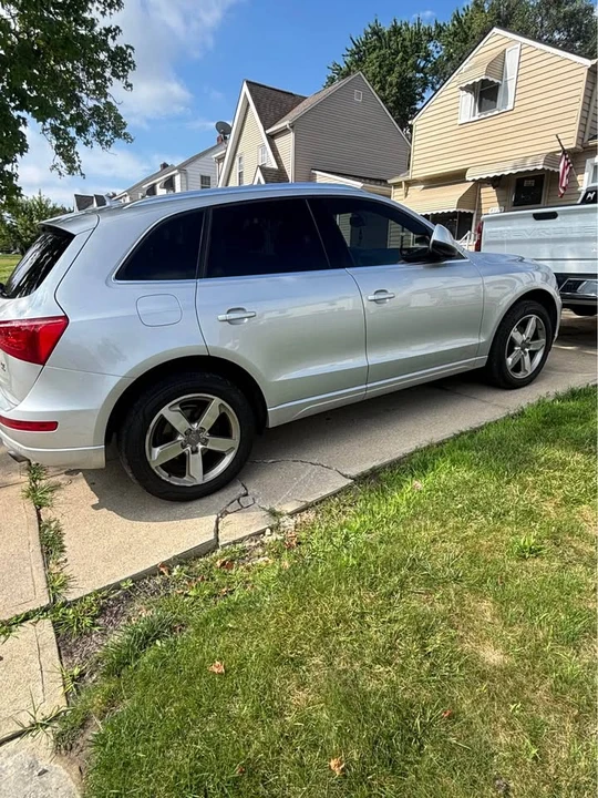2011 Audi 8R Q5 - Image 2 of 12