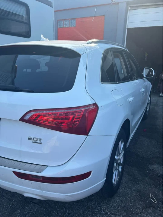 2011 Audi 8R Q5 - Image 8 of 9