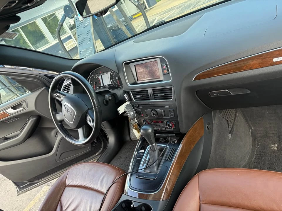 2011 Audi 8R Q5 - Image 12 of 13