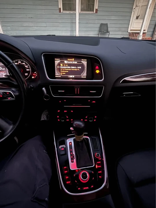 2011 Audi 8R Q5 - Image 8 of 8