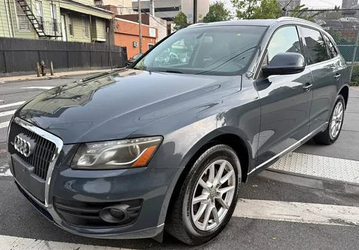 2011 Audi Q5 2.0T Quattro Premium