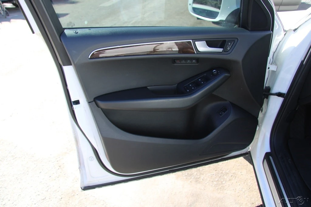 2011 Audi 8R Q5 - Image 12 of 21