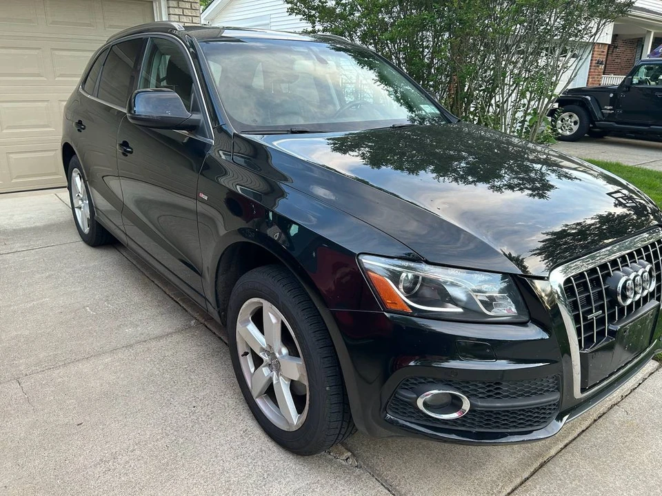 2011 Audi 8R Q5 - Image 2 of 10