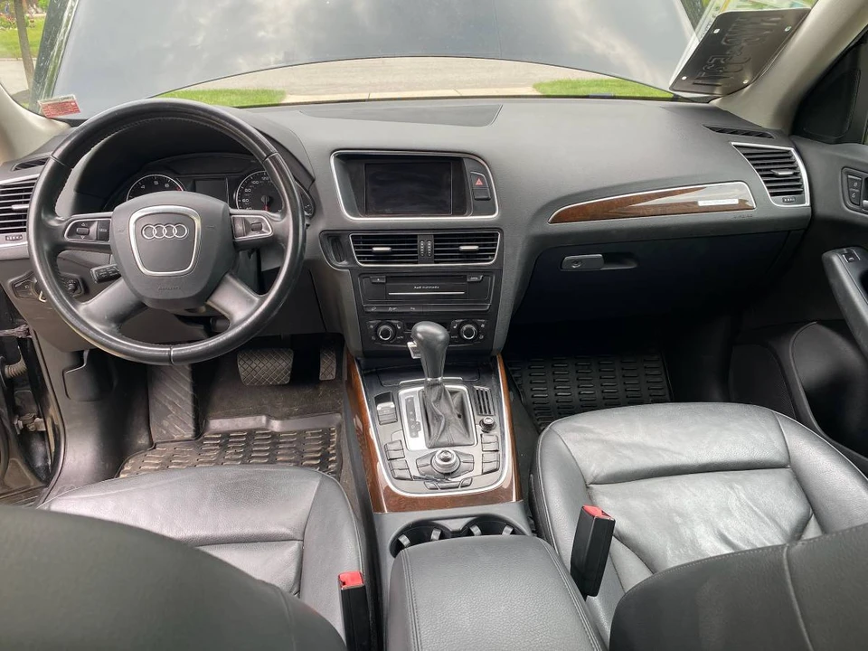 2011 Audi 8R Q5 - Image 8 of 10