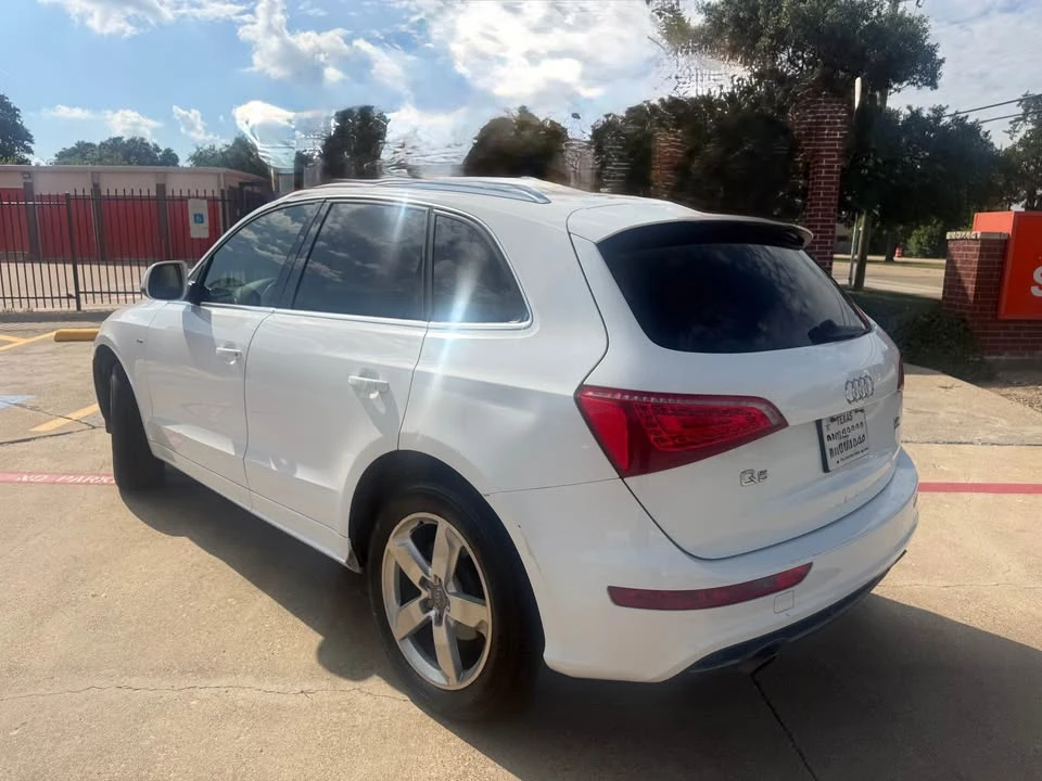 2011 Audi 8R Q5 - Image 2 of 17