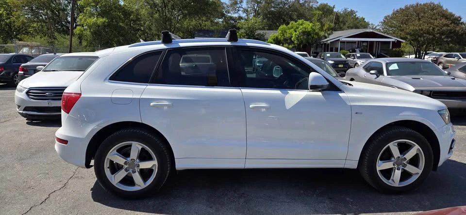 2011 Audi 8R Q5 - Image 6 of 20