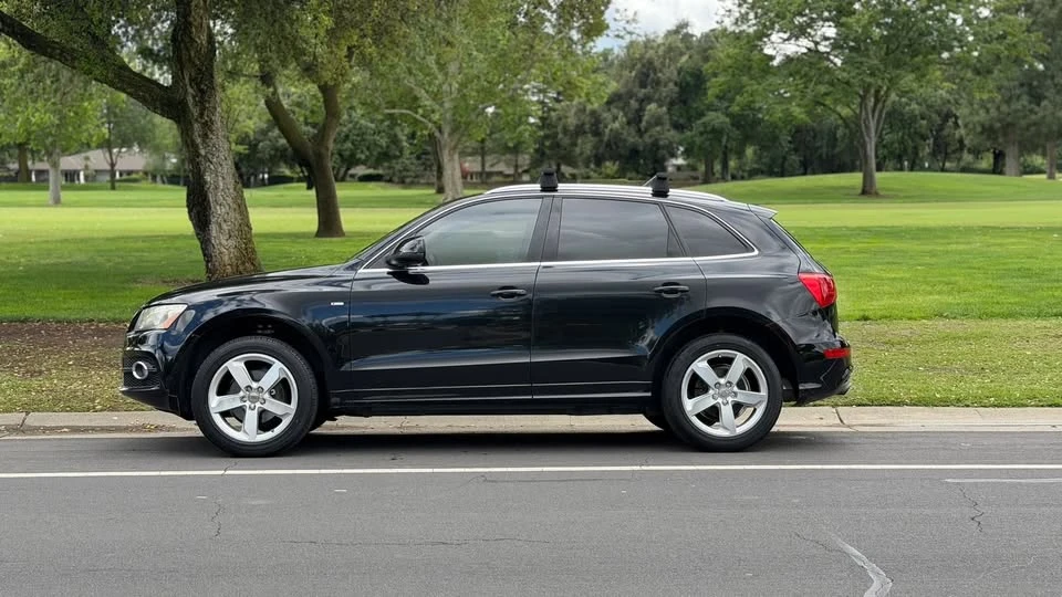 2011 Audi 8R Q5 - Image 2 of 13