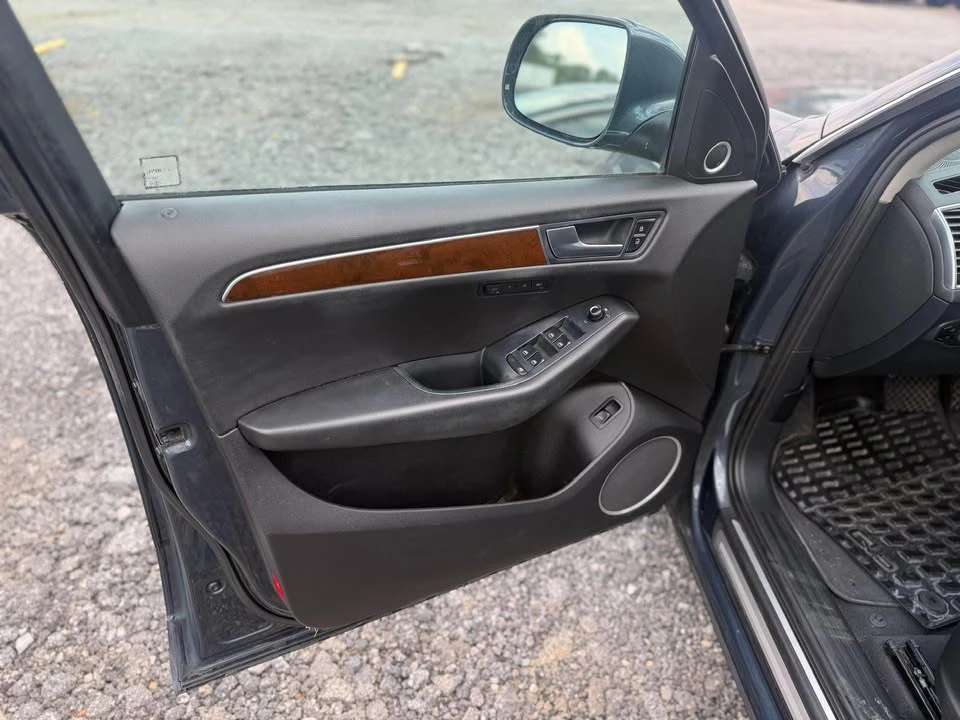 2011 Audi 8R Q5 - Image 10 of 17