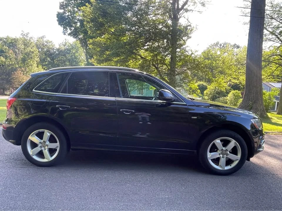 2011 Audi 8R Q5 - Image 2 of 20
