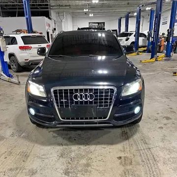 2011 Audi Q5 3.2 Quattro Premium Sport Utility 4D