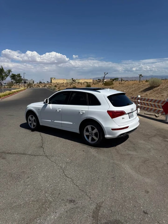 2011 Audi 8R Q5 - Image 2 of 11