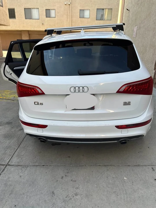 2011 Audi 8R Q5 - Image 2 of 10